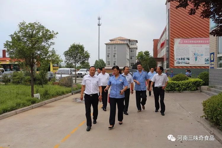 市工商局、市消費者協(xié)會(huì )組織體驗團來(lái)我司開(kāi)展食品安全消費體驗 暨“食品安全知多少，品質(zhì)消費我參與”活動(dòng)