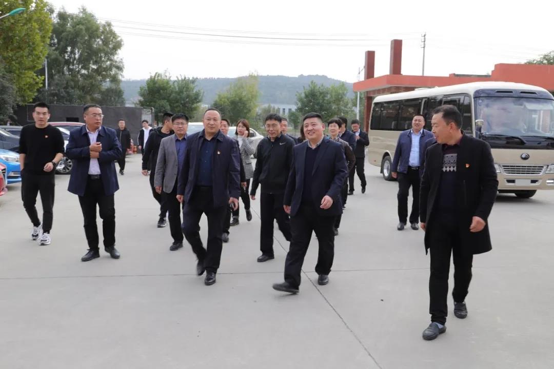 市委常委、統戰部部長(cháng)王松釗?一行蒞臨河南三味奇走訪(fǎng)調研